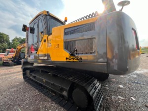 Excavatrice Volvo EC210 d'occasion de 21 tonnes à vendre Série 210 Engins de terrassement Capacité du godet de 3m Noyau de moteur Volvo Penta équipé - Product Image 3