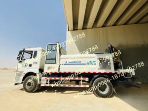 Vehículo limpiador <span class=keywords><strong>de</strong></span> carreteras, panel solar <span class=keywords><strong>de</strong></span> pared <span class=keywords><strong>de</strong></span> túnel <span class=keywords><strong>de</strong></span> <span class=keywords><strong>lavado</strong></span>, barandilla <span class=keywords><strong>de</strong></span> limpieza <span class=keywords><strong>de</strong></span> camión con cepillos rotatorios <span class=keywords><strong>de</strong></span> alto 360 - Product Image 4