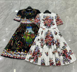 Elegante Vestido Midi de Algodón Popelín con Estampado Floral Negro para Mujer, Manga Corta, Corte en A, Vestido de Verano a la Moda - Product Image 5