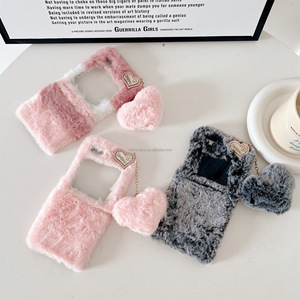 <span class=keywords><strong>Coque</strong></span> de téléphone en peluche mignonne avec breloque en forme de cœur pour Samsung Z Flip3 4 5, <span class=keywords><strong>coque</strong></span> de protection moelleuse anti-rayures - Product Image 1
