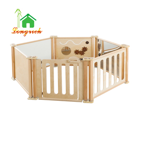 Parc en bois pour bébé 6 panneaux avec clôture de jeu pour tout-petits avec jouets éducatifs et miroirs - Product Image 2