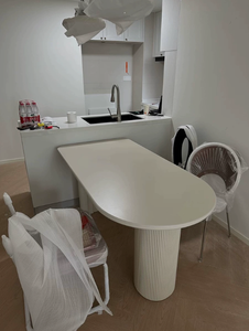 Table à manger adaptée à un usage domestique, à placer contre le mur, au design moderne et épuré - Product Image 3