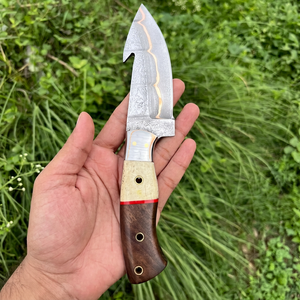 มีดล่าสัตว์เหล็กดามัสกัสแบบกำหนดเอง DIY OEM ใบมีดแบบ Fixed Blade พร้อมด้ามไม้ทรง Drop Point และปลอกหนัง - Product Image 1