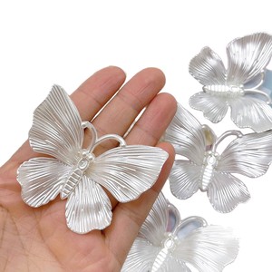 Colgante de mariposa 3D perlado con imitación de perlas para joyería DIY, pinzas para el pelo, broches, adornos para zapatos, amuleto de moda unisex - Product Image 5