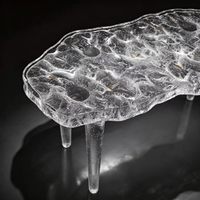 Table basse Rongjing en acrylique haut de gamme sur mesure, design artistique glacier transparent, pour hôtel, villa, salon, salle d'exposition, hall d'entrée
