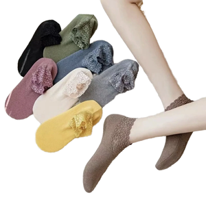Calzini Antiscivolo da Donna a Taglio Basso per Autunno e Primavera, Moda con Pizzo e Silicone, Lunghezza alla Caviglia, Calzini Lavorati a Maglia per Ragazze, Mantiene il Calore - Product Image 1