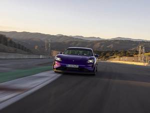 Supercar écologique <span class=keywords><strong>Taycan</strong></span> |   Zéro émission, maniabilité précise et valeur de marque emblématique pour les marchés mondiaux - Product Image 4