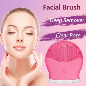 Brosse nettoyante faciale en silicone noire pour l'élimination des points noirs, avec logo personnalisé - Product Image 1