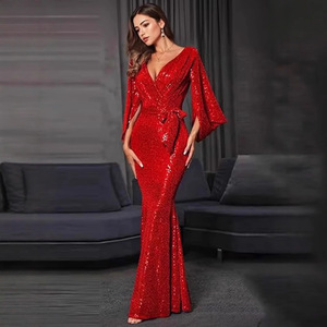 Vestido de noche formal rojo con lentejuelas, corte sirena, cintura natural, cuello en V, manga larga y abertura hasta el suelo - Product Image 1