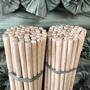 Manche de balai en bois poli, fabriqué en bois naturel pour balai, <span class=keywords><strong>prix</strong></span> usine en Chine - Product Image 1