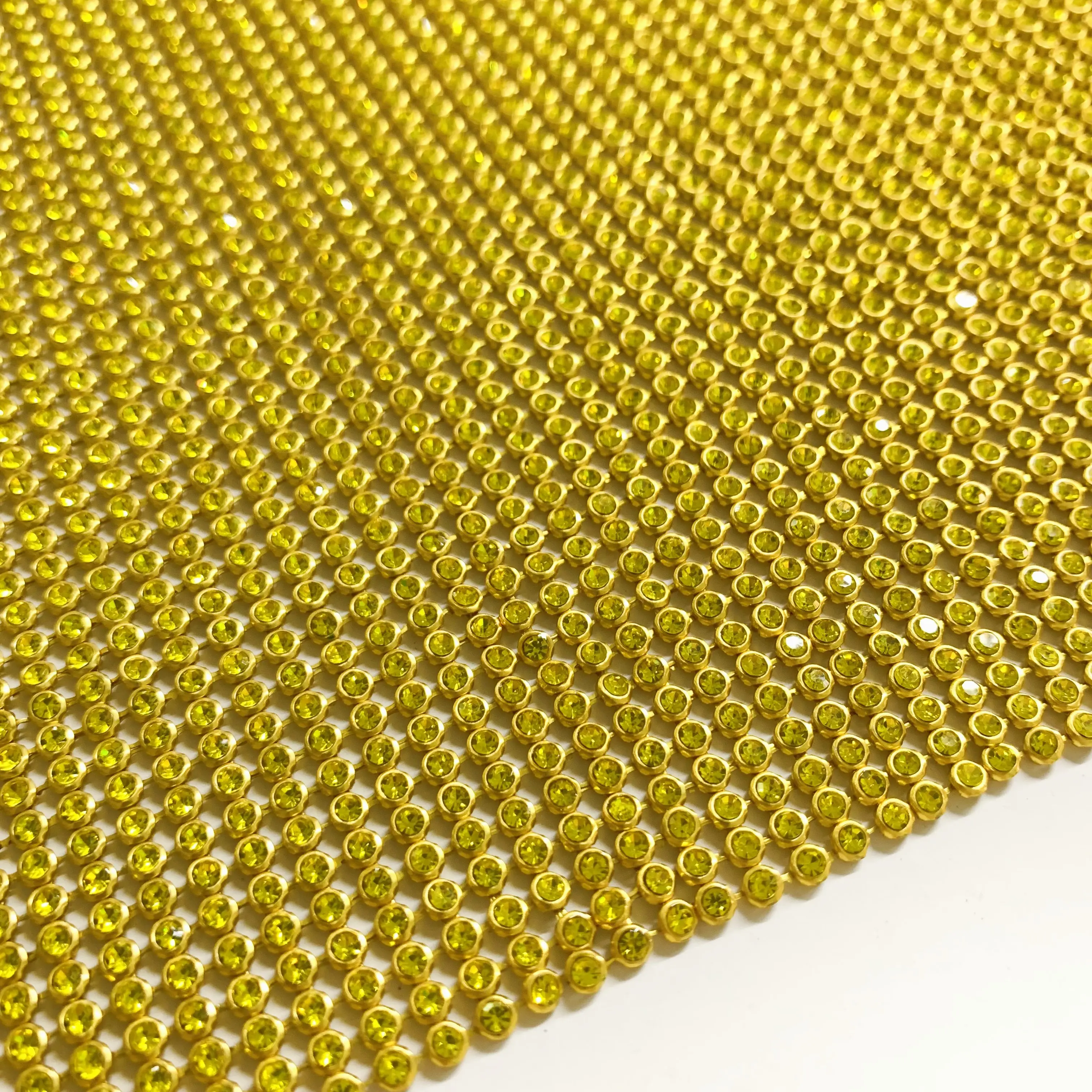 Maglia metallica di cristallo metallico della maglia di strass di alluminio di prezzi di fabbrica per la decorazione di modo