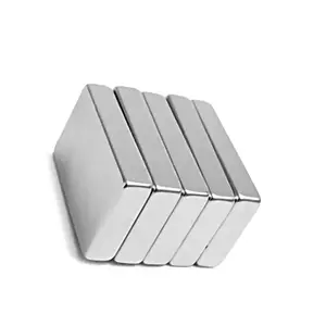 発電機用の大きな正方形の薄いフラット強力な永久磁石シートN52超強力な磁気ネオジム磁石