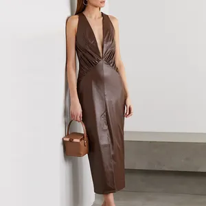 新设计的领口正式棕色人造皮革中长连衣裙