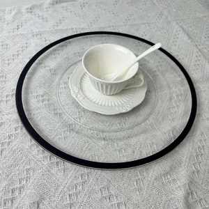 Platos de Presentación Transparentes de Acrílico con Borde Negro Ecológico de 13 Pulgadas, Platos de Plástico Transparente con Borde Dorado, Económicos al por Mayor para Bodas y Eventos - Product Image 4