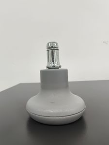 Ruedas Giratorias Fijas de Plástico Negro para Sillas de Oficina, Deslizadores de Nivelación para Muebles con Placa de Montaje - Product Image 3