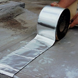 Bande d'étanchéité bitumineuse autocollante pour toiture en tôle colorée et réparation des fissures murales, forte adhérence - Product Image 6