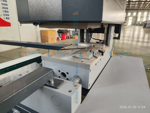Machine à souder les profilés PVC pour fenêtres, soudeuse de moulures en PVC sans soudure pour fenêtres en vinyle et plastique - Product Image 4