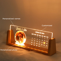 Lumières LED personnalisées en forme de U Lampe de table en bois Cadre photo LED acrylique Lumières personnalisées Cadeau d'anniversaire pour les couples