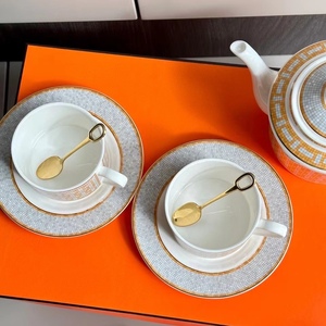 Nouvel ensemble de thé en porcelaine fine dorée de style nordique classique de luxe - Product Image 5
