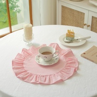 Ensemble de sets de table ronds en coton lavé de luxe, couleur rose pâle et blanc, tissu doux, style minimaliste pour la salle à manger