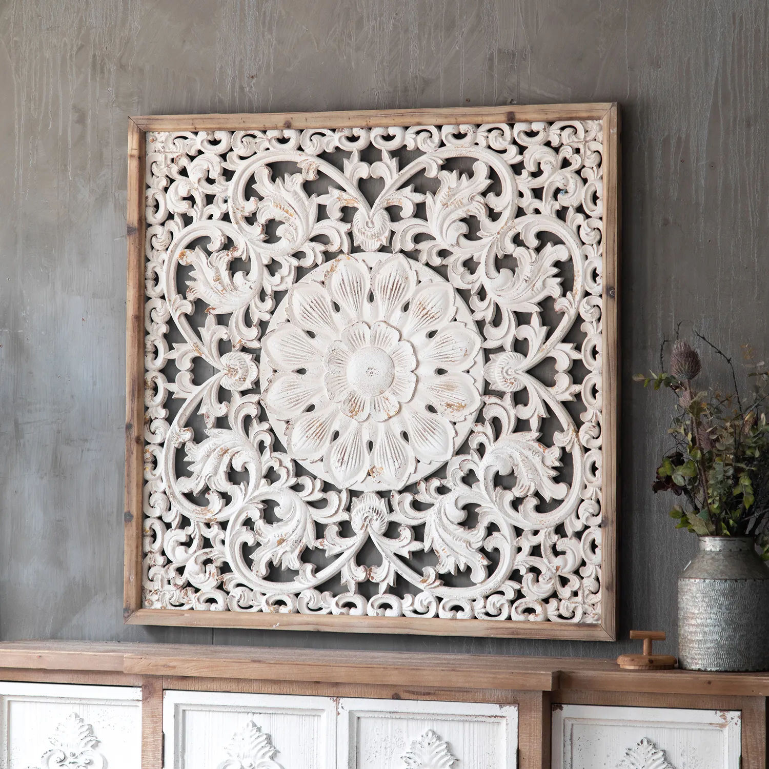 Home decor Antique white wooden wall panels are decorated with hand-carved wall ornaments wall finishes