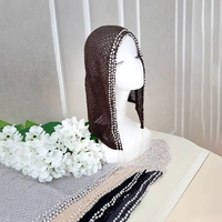 Balaclava musulmane au crochet faite à la main avec broderie de chaîne de perles et motif ajouré, accents de perles scintillantes