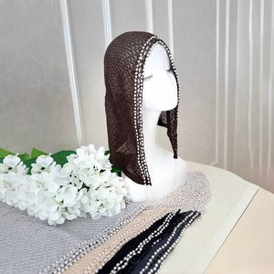 Pasamontañas Musulmán <span class=keywords><strong>de</strong></span> <span class=keywords><strong>Ganchillo</strong></span> Hecho a Mano con Bordado <span class=keywords><strong>de</strong></span> Cadena <span class=keywords><strong>de</strong></span> Perlas y Diseño Calado con Detalles <span class=keywords><strong>de</strong></span> Perlas Brillantes - Product Image 3