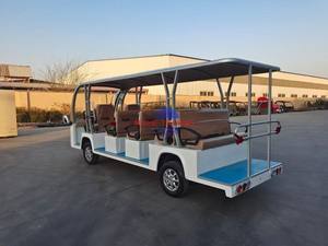 Autocar électrique vert clair de 23 places, avec intérieur confortable, idéal pour le transport de groupes, les excursions et les services de navette - Product Image 4