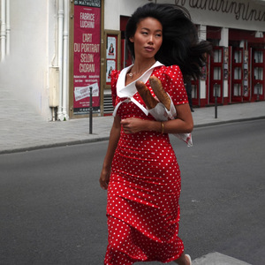 Robe moulante à pois col en V pour femme, manches courtes, taille naturelle, décontractée pour le quotidien, rouge et blanc contrastés - Product Image 2