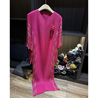 Robe longue décontractée d'automne à manches chauve-souris, haut de gamme, motif uni, plissée, col en V, coupe ample, grande taille, en satin lavable, motif floral