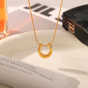 Collana con Ciondolo a V in Acciaio Inossidabile, Minimalista, Placcata in Oro 18k, Catena per Maglione, Regalo di San Valentino per Donne, Gioielleria Raffinata - Product Image 1