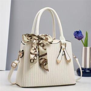 Bolso Grande Coreano 2026 para Mujer, Diseño Minimalista Único, Versátil, Bandolera, de Mano y de Hombro - Product Image 1