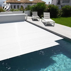 Cubierta Cuadrada para <span class=keywords><strong>Piscina</strong></span> de Venta Caliente - Material de PC, Sin Rieles, Tiras de Seguridad, Cubiertas Flotantes con Rodillo, Fácil de Limpiar, para Uso en Exteriores - Product Image 3