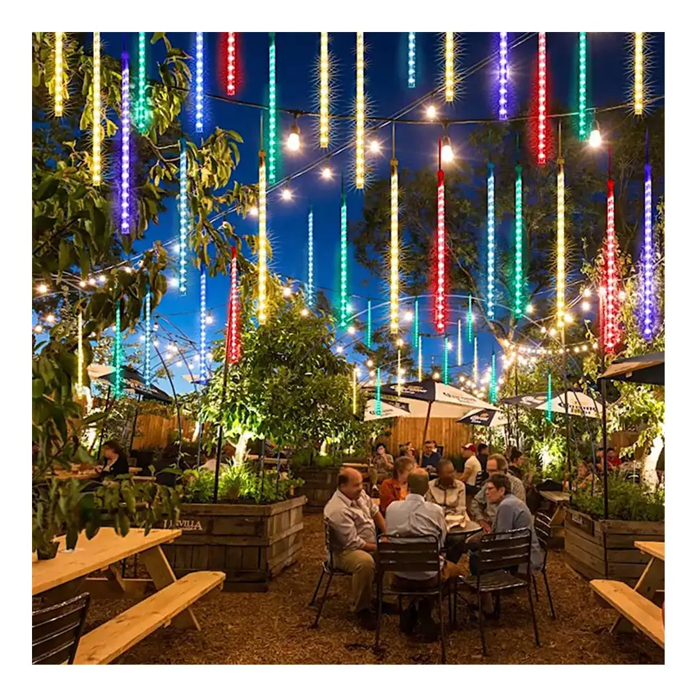 Luces de lluvia que caen de estrellas solares, cortinas de Navidad, luces de hadas de meteoritos, luces de cadena de tubo redondo de carámbano de jardín