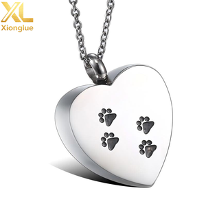 Pendentif Cœur Personnalisé avec Logo pour Cendres Funéraires, Urne Commémorative pour Animaux de Compagnie (Chien, Chat) avec Empreinte de Patte, Collier en Acier Inoxydable - Product Image 1