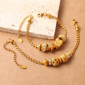 Pulsera de Oro Oujia con Dijes de Múltiples Elementos, Estrella de Mar y Copo de Nieve, Joyería de Moda para Mujer, Regalo - Product Image 3