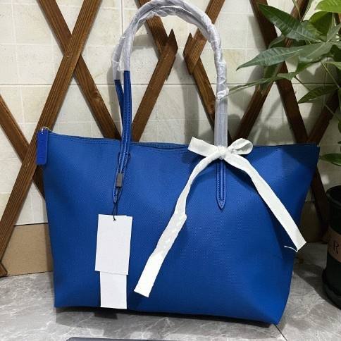 รอยัลบลู