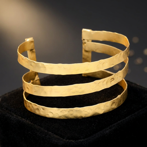 Nuevo Brazalete de Diseño Simple y Auténtico Chapado en Oro con Gemas de Jaipur para Mujeres y Niñas, Ideal para Fiestas, Oficina o Trabajo - Product Image 5