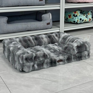Canapé pour <span class=keywords><strong>chien</strong></span> en velours sur mesure ultra-luxe, <span class=keywords><strong>lit</strong></span> pour animaux de compagnie confortable et doux pour apaiser votre animal - Product Image 1