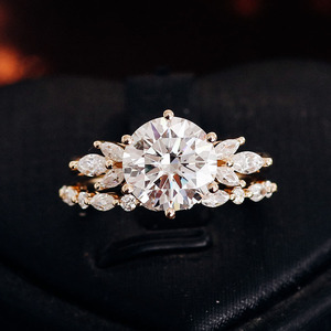 Conjunto de anillos de boda personalizados de oro de 18 quilates con diamantes de 2 quilates, conjunto de anillos elegantes para niñas, conjunto de anillos de boda de aniversario para parejas - Product Image 6