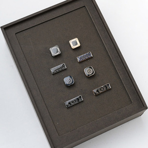 Nhà máy OEM ODM biểu tượng tùy chỉnh mô hình người đàn ông áo sơ mi quần áo nút bấm Fastener Kẽm hợp kim kim loại túi Clip Snap nút cho thobe - Product Image 2