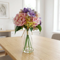 Fleurs d'hortensia artificielles au toucher réel, fausses fleurs dans un vase en verre pour la décoration de table de mariage ou de la maison