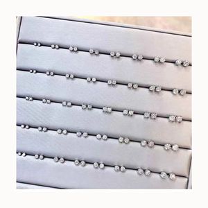 Boucles d'oreilles classiques en or 18 carats Xinfly avec diamant naturel de 0,1 à 1 carat pour les fêtes - Product Image 1