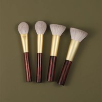 Pinceau de maquillage en poils de chèvre de luxe de haute qualité Grand manche en ébène laqué Poudre libre Blush Logo personnalisé