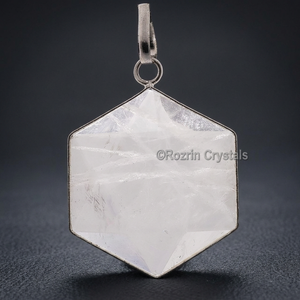 Compre en Línea Colgantes Hexagonales de Ágata Tallada Religiosa - Colgantes Hexagonales de Ágata en Venta - Product Image 3