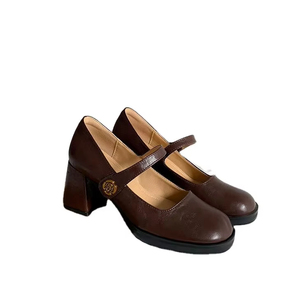 Collezione Primavera 2025: Scarpe Mary Jane <span class=keywords><strong>Marroni</strong></span> con <span class=keywords><strong>Tacco</strong></span> Alto Retrò Francese per Donna, Punta Tonda con Camelia, <span class=keywords><strong>Tacco</strong></span> Spesso per l'Estate - Product Image 1