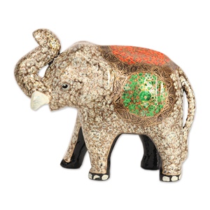 Escultura de Elefante de la India Hecha a Mano con Madera y Pintada a Mano con Colores Libres de Plomo - Product Image 1