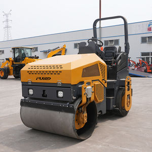 Machine à vibrer le béton bitumineux FURD FYL-1200, moteur diesel Kubota, pompe hydraulique haute puissance, double tambour. - Product Image 5