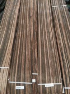 Chapa de Madera de Ébano Amara de Alta Calidad, Corte Cuarto, en Blanco y Negro, para Muebles y Gabinetes - Product Image 2