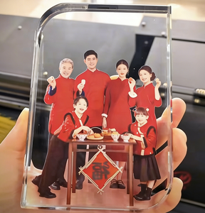 Marco de Fotos de Cristal Transparente con Impresión UV Personalizada al por Mayor, Marco de Fotos de Cristal Grabado con Láser 2D en Blanco, Regalos para Recuerdos - Product Image 2